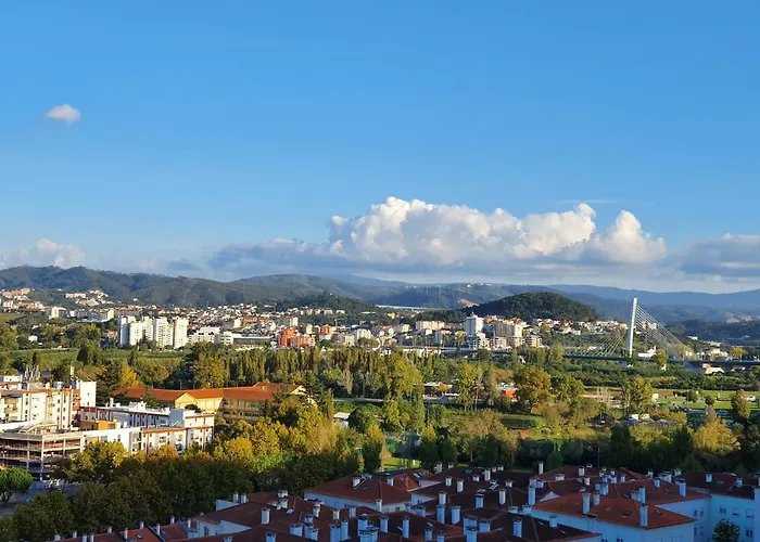 Coimbra\'S Black & White
