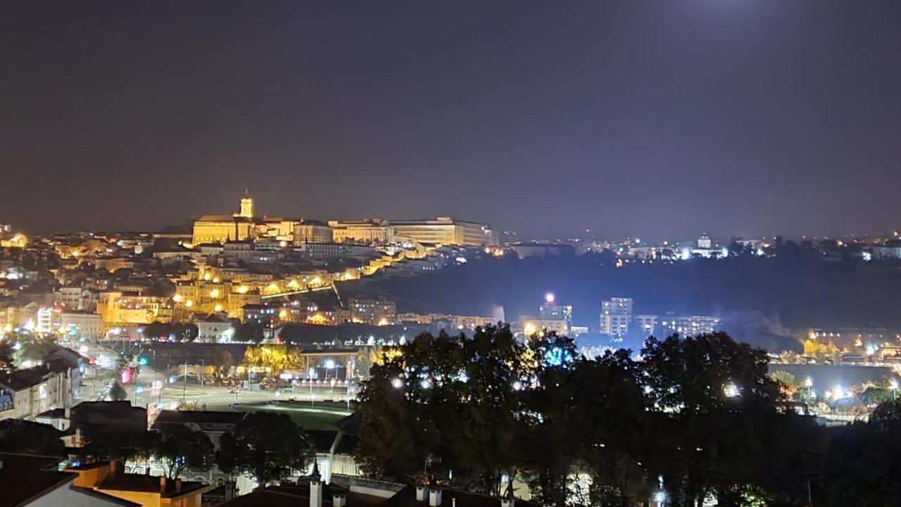 Coimbra's Black & White